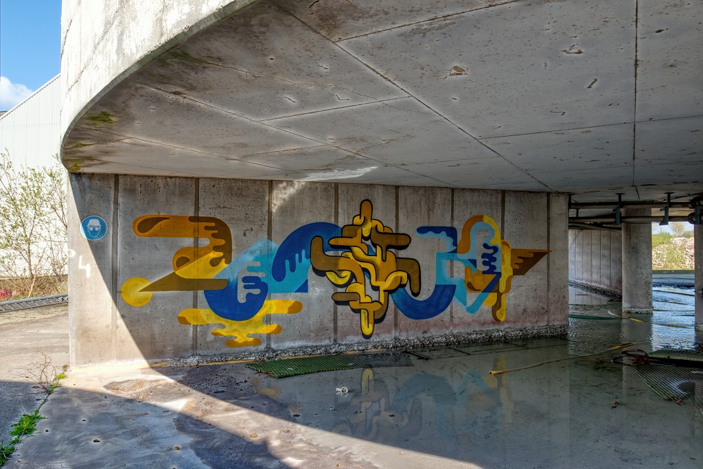 HDR graffiti streetart art kunst factory usine fabriek urbex chemie chemical industry industrie lost abandoned abandonnee decay vervuild pollution vervuiling